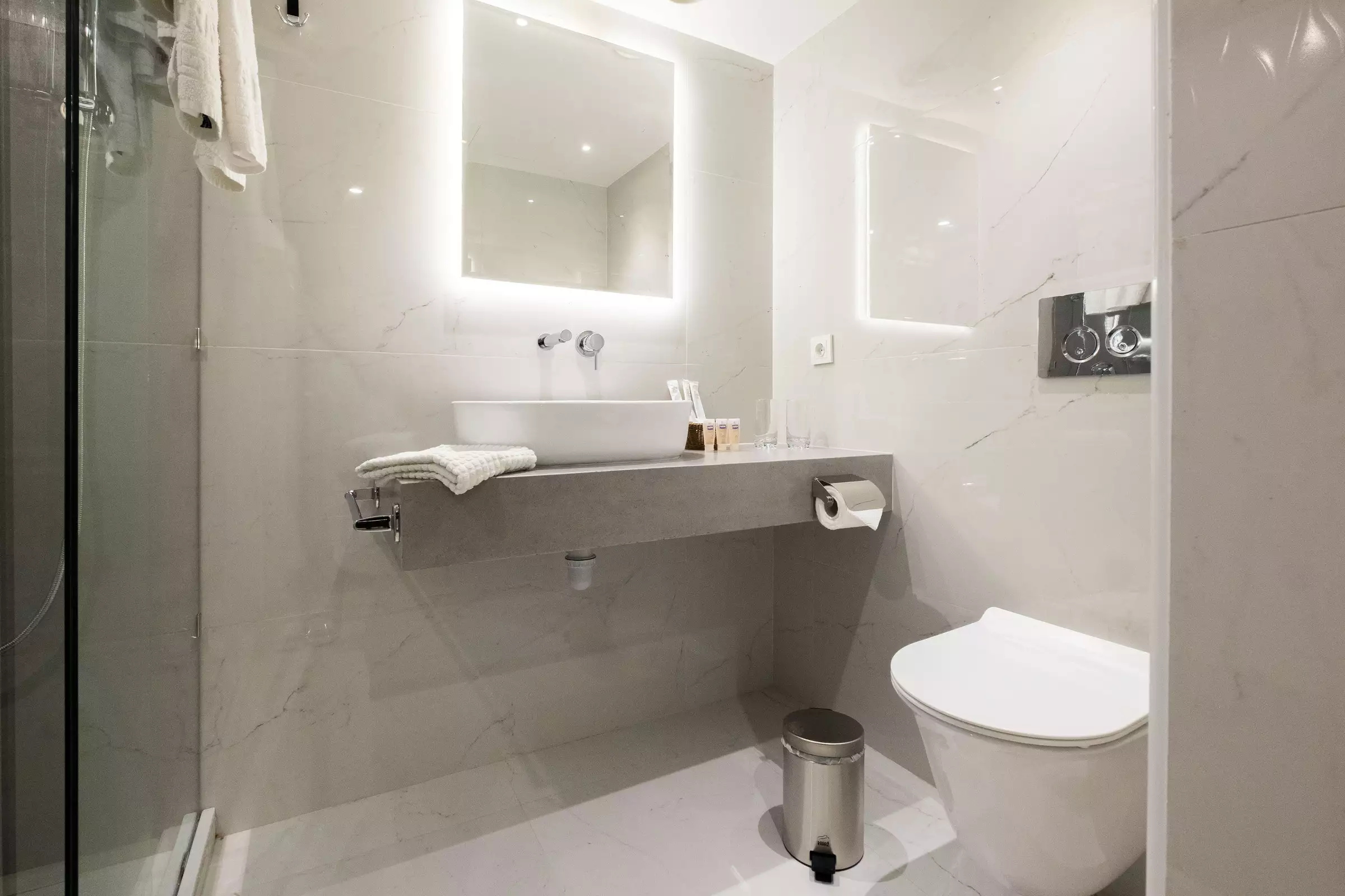 Alibaba https://cdn.alibaba.ir/ostorage/hotel-accommodation-images/6810b126f6e8766ef96f4fe4_کانکت تریپل (2).webp